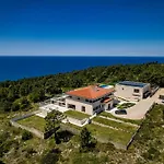 Konukevi Coral 5*