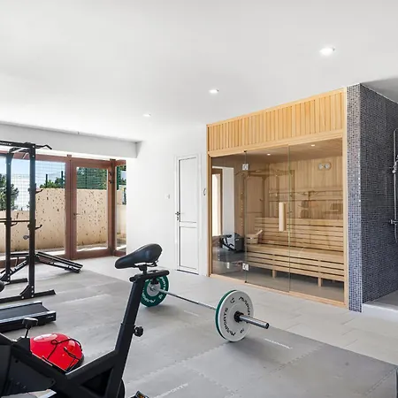 Luxury Estates - Coral