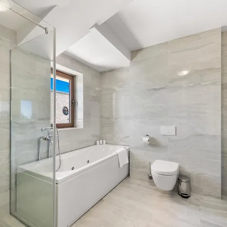 Luxury Estates - Coral 5*