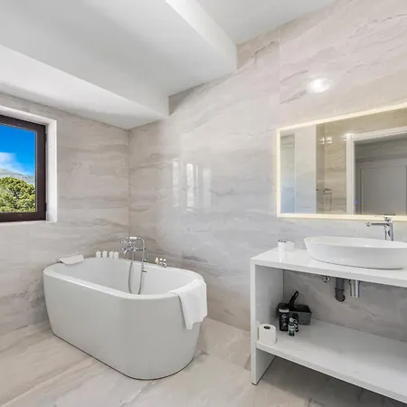 Luxury Estates - Coral 5*