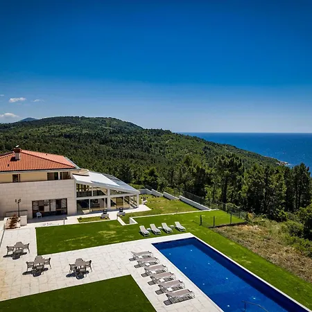 Luxury Estates - Coral 5*