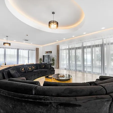 Luxury Estates - Coral 5*